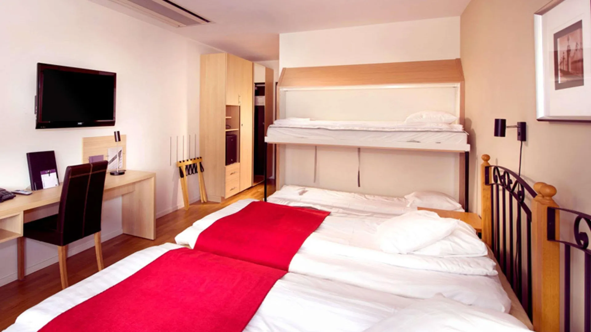 Clarion Collection Hotel Odin Goteborg 4*,